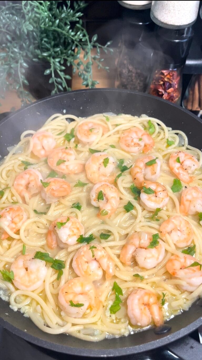Shrimp Scampi (Buttery Garlic Prawn Pasta)