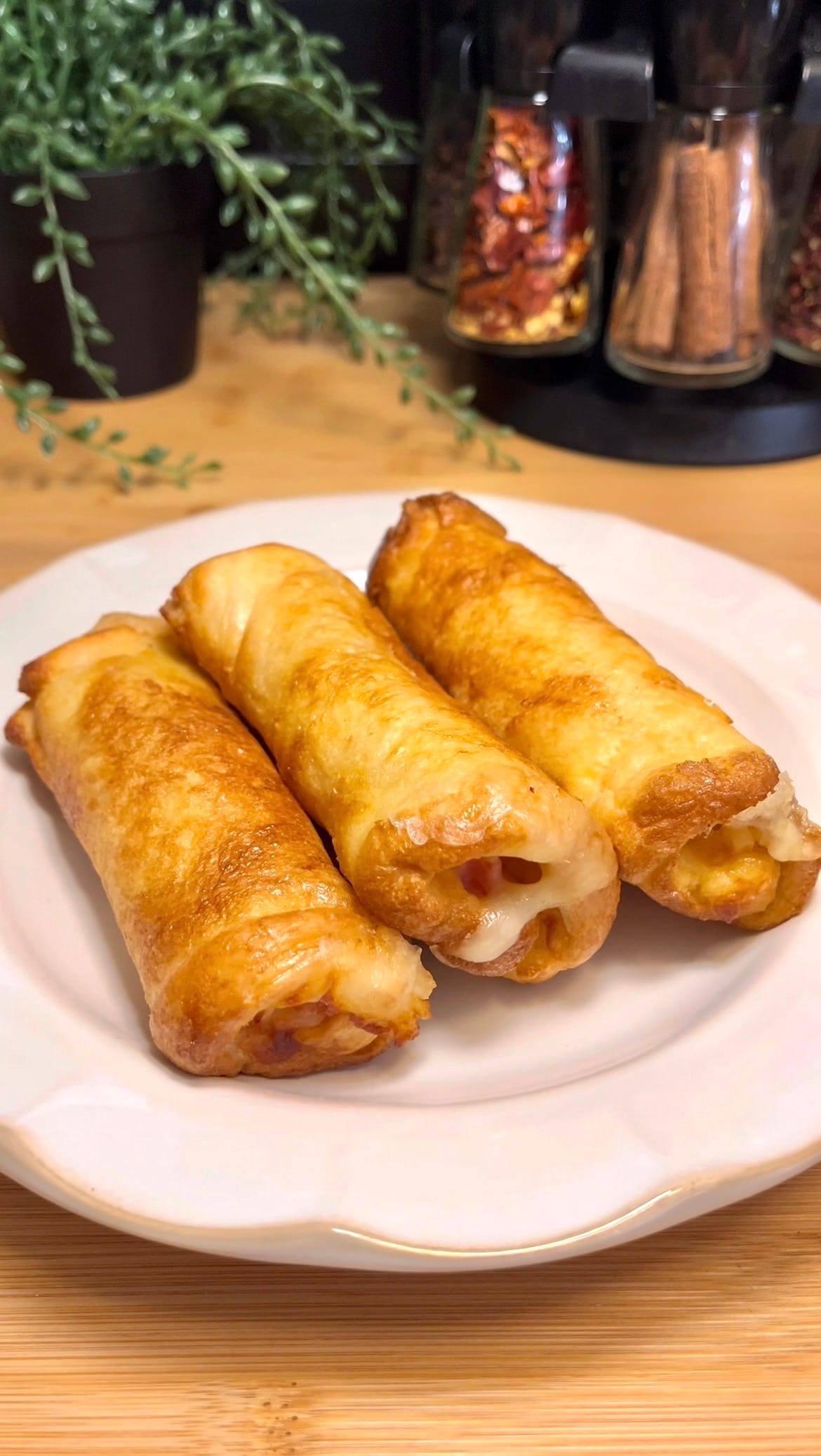 20 Mins Ham & Cheese French Toast Rolls